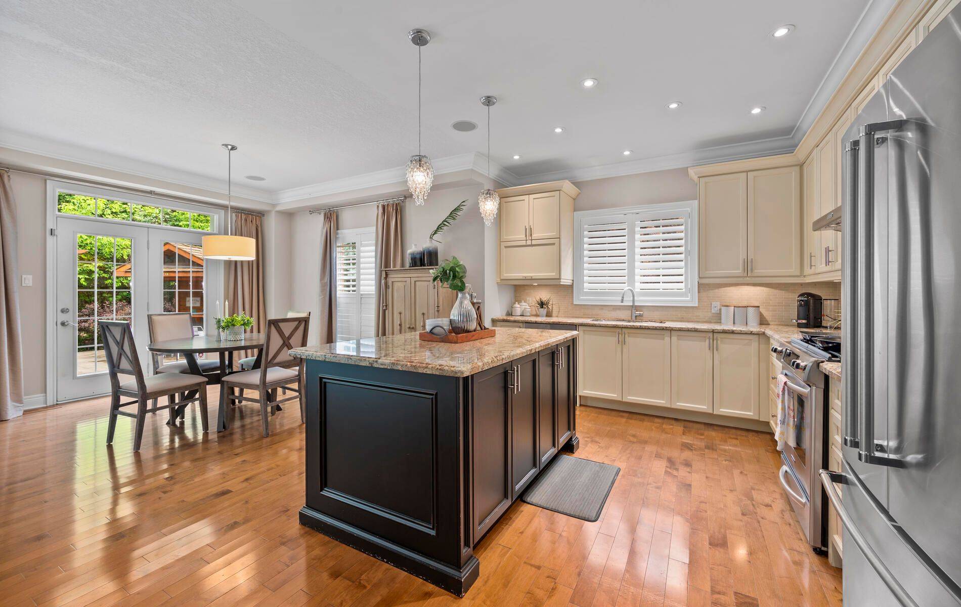 Whitby, ON L1R 3R6,6 Annavita CT