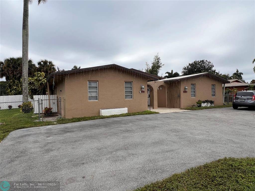 Davie, FL 33314,6100-6102 SW 48th Ct