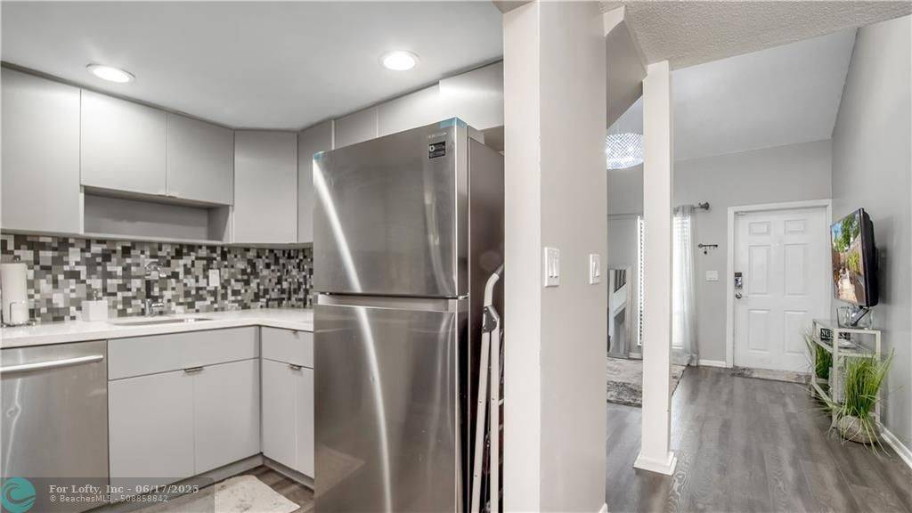 Fort Lauderdale, FL 33316,410 SE 11th Ct  #1