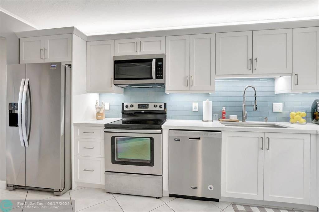 Boca Raton, FL 33433,5650 Camino Del Sol  #104
