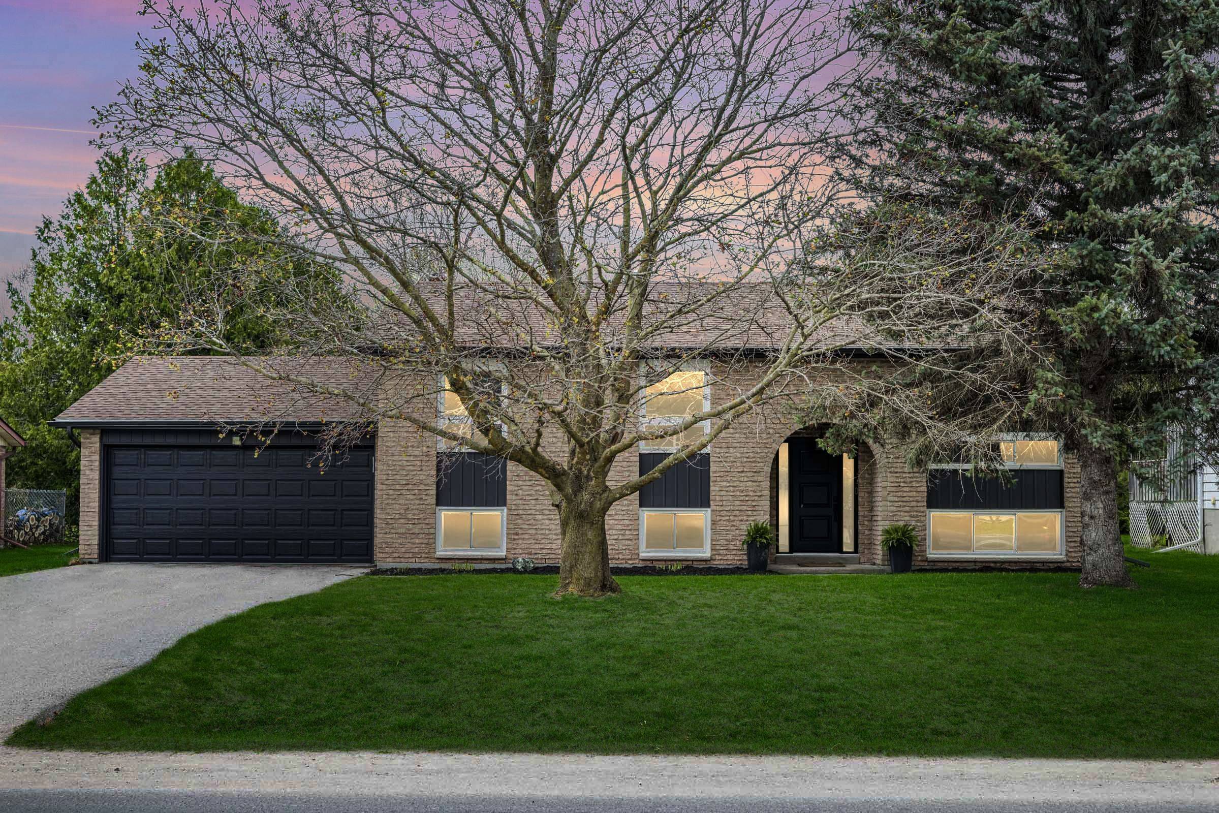 16 Wales AVE N, Adjala-tosorontio, ON L0M 1J0