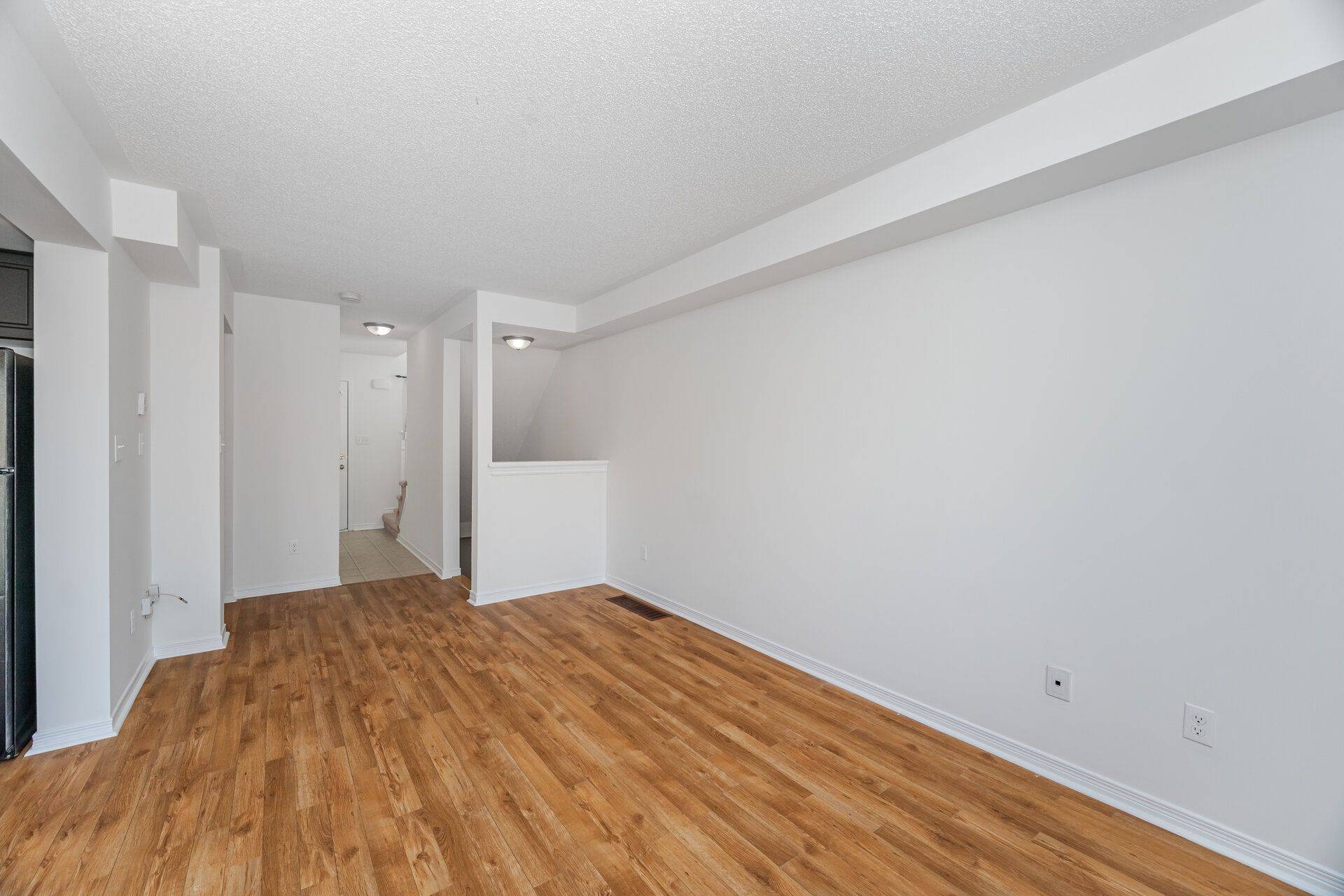 Barrie, ON L4N 6N7,23 Peartree CT