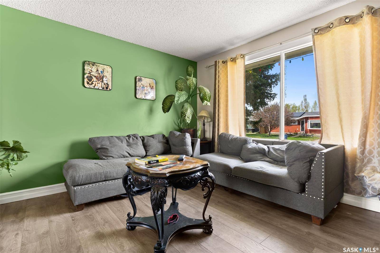 Moose Jaw, SK S6K 1A4,346 Wellington DRIVE