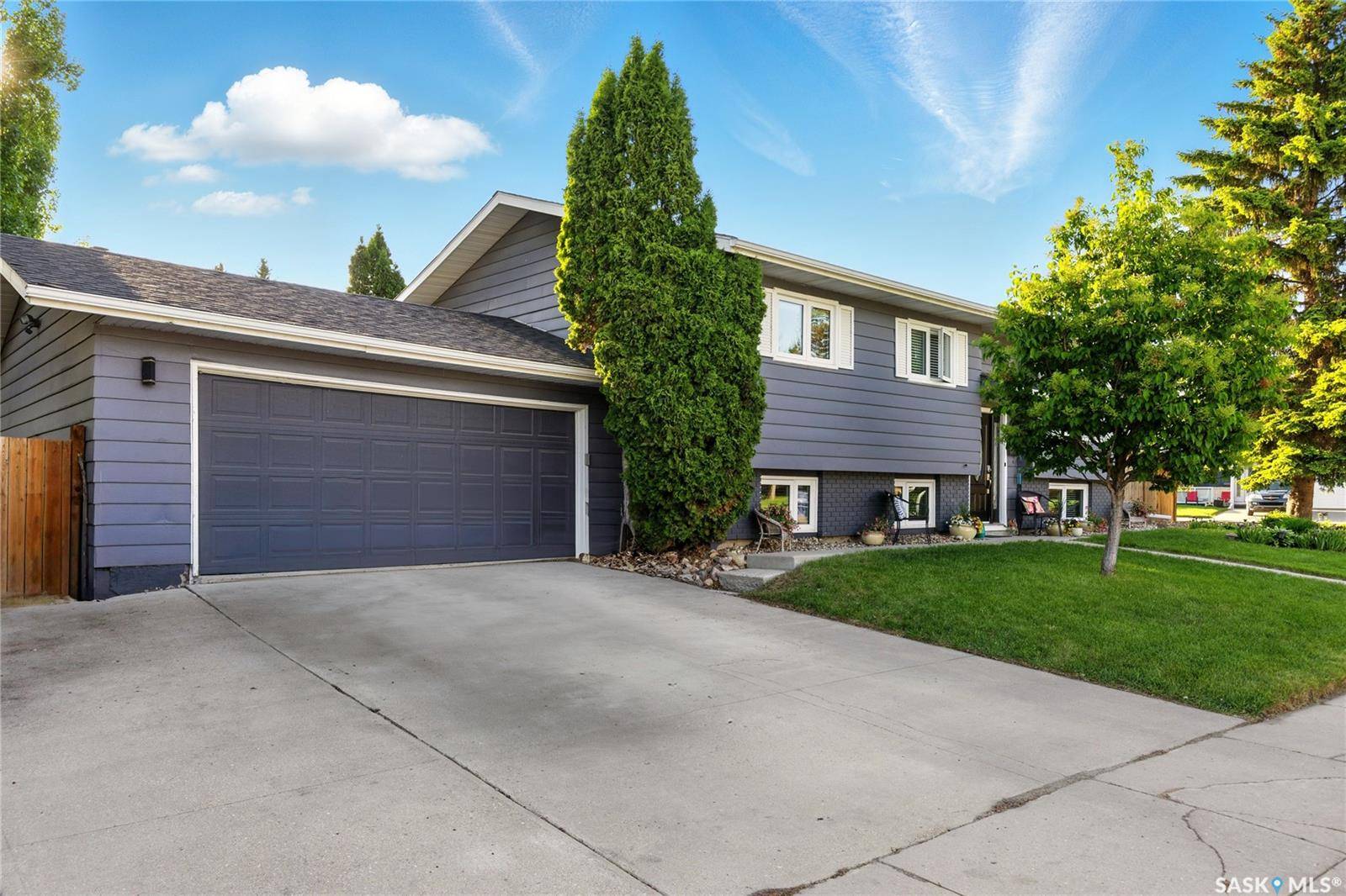 Saskatoon, SK S7K 4X8,207 Dore CRESCENT