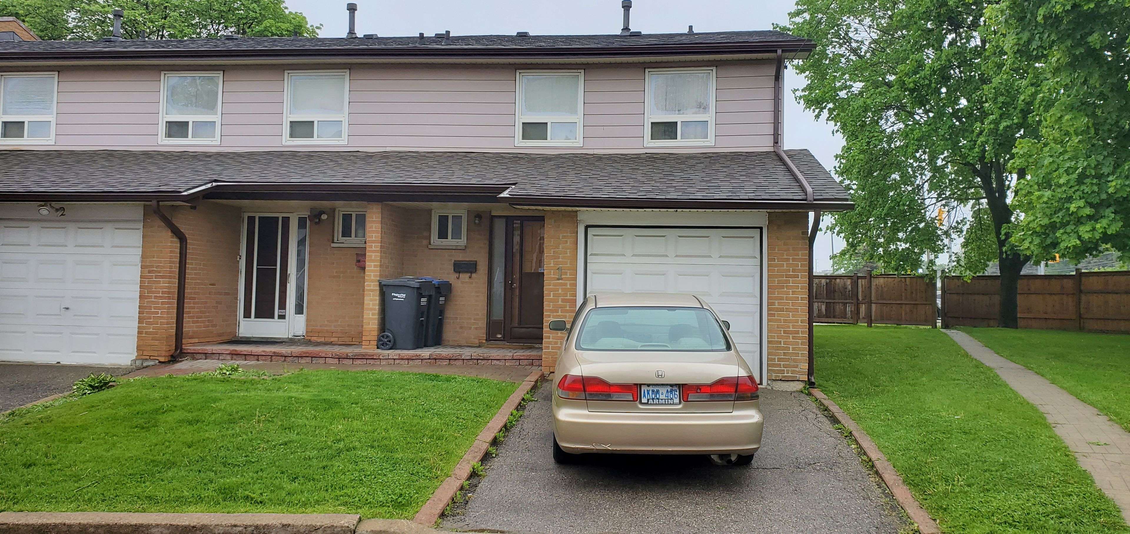 Mississauga, ON L4T 3M3,3525 Brandon Gate #1