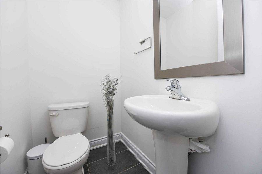 Mississauga, ON L5M 0Y1,2025 Queensborough Gate