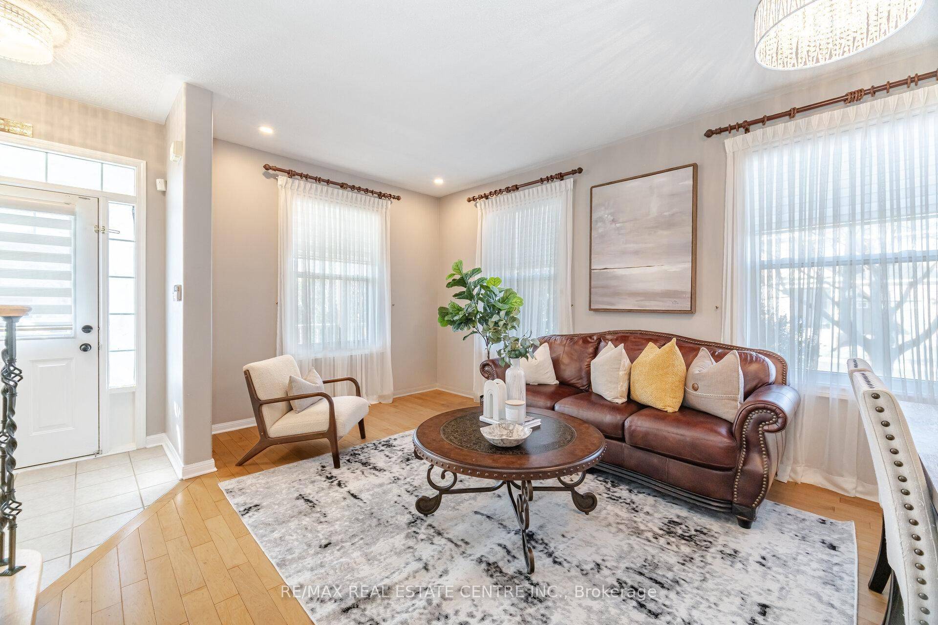 Milton, ON L9T 6G9,643 Hamilton CRES