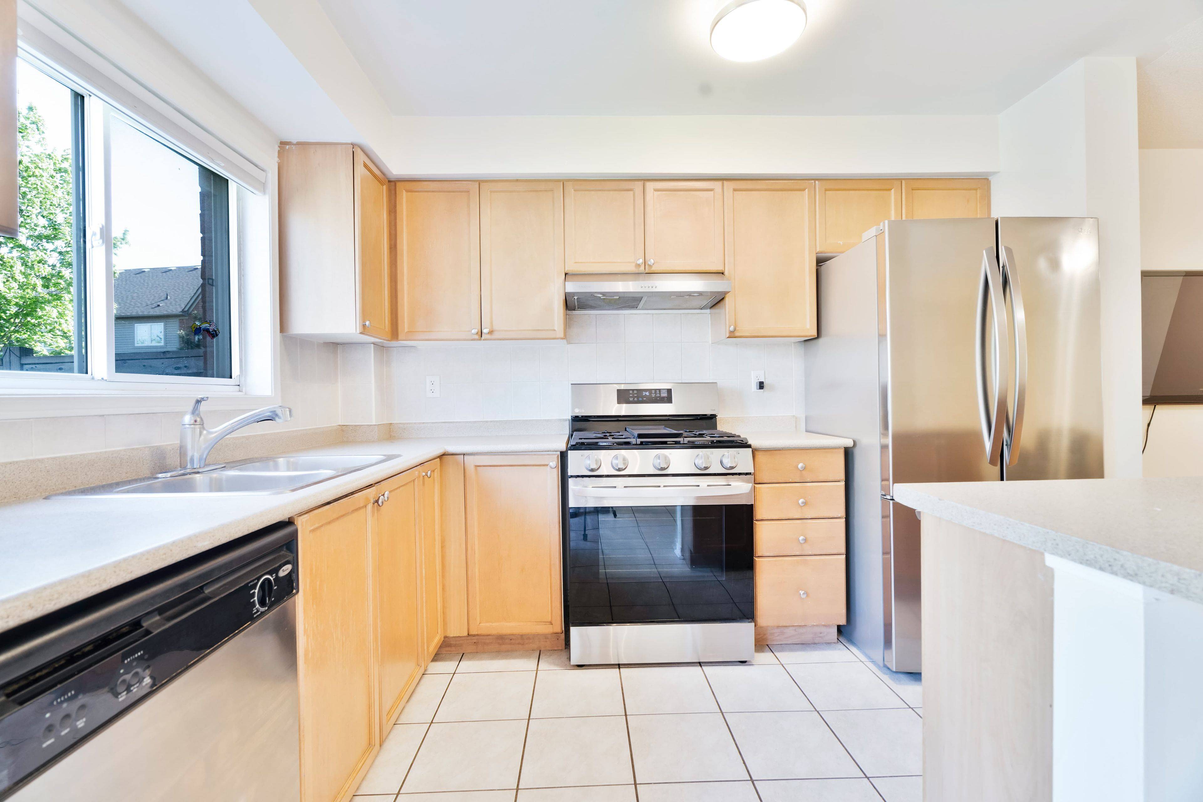 Mississauga, ON L5N 7Z2,3150 Erin Centre BLVD #126