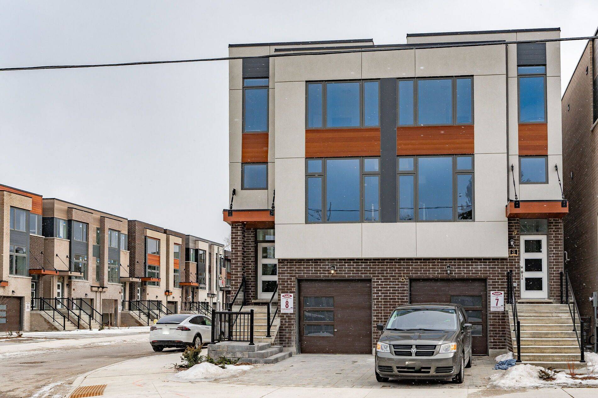 Toronto W04, ON M6L 0A5,23 Blackstone ST #Main