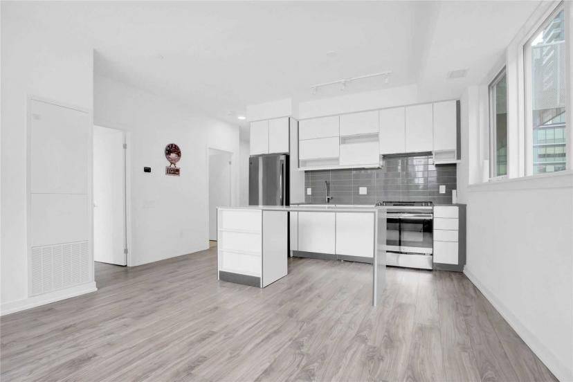Mississauga, ON L5B 0L4,4065 confederation Pkwy #504