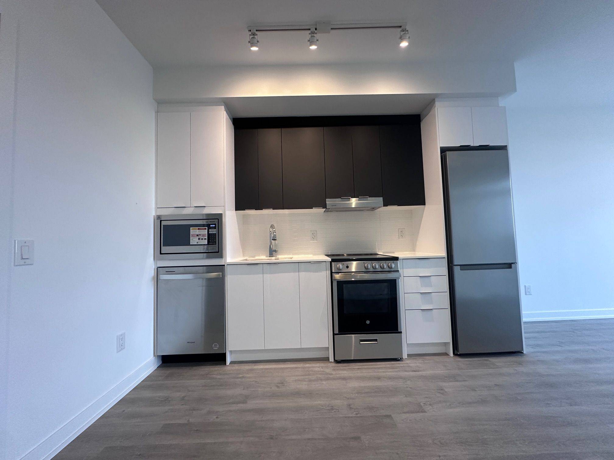 Mississauga, ON L4Z 3X7,5105 Hurontario ST #628