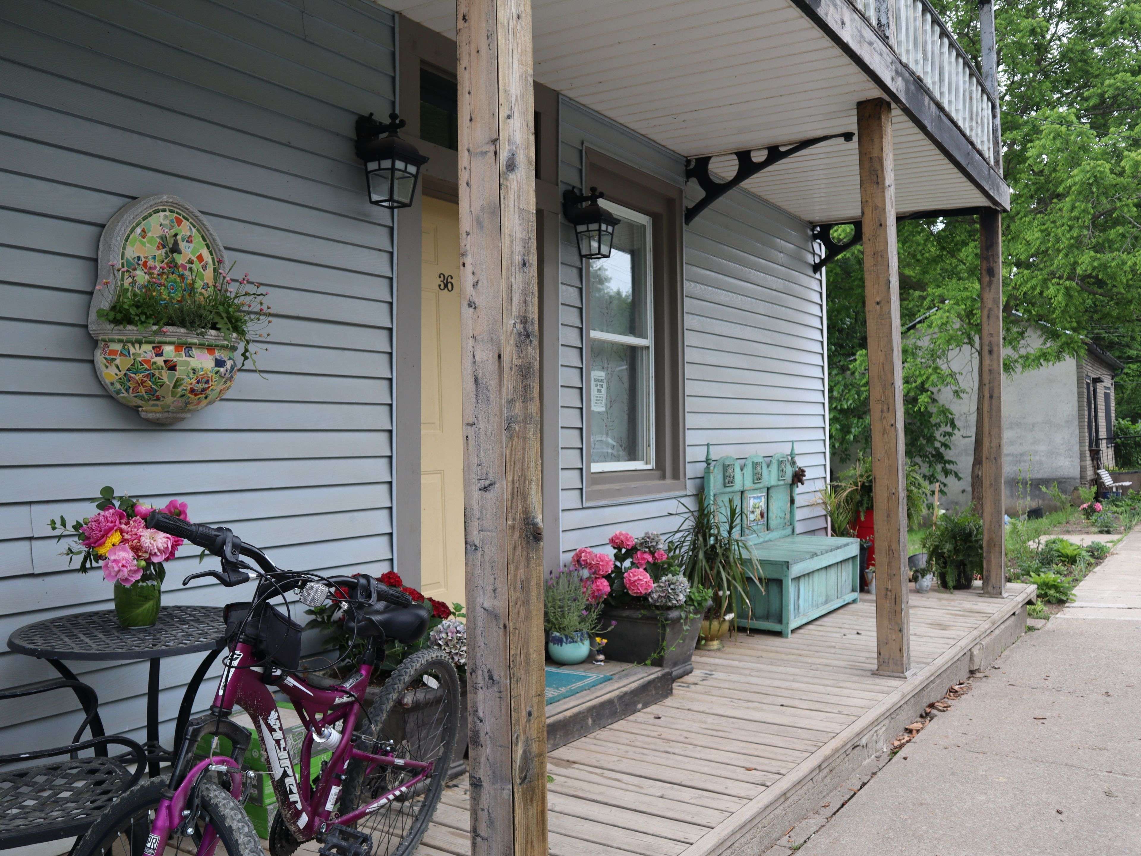 Thorold, ON L0S 1K0,36 River ST