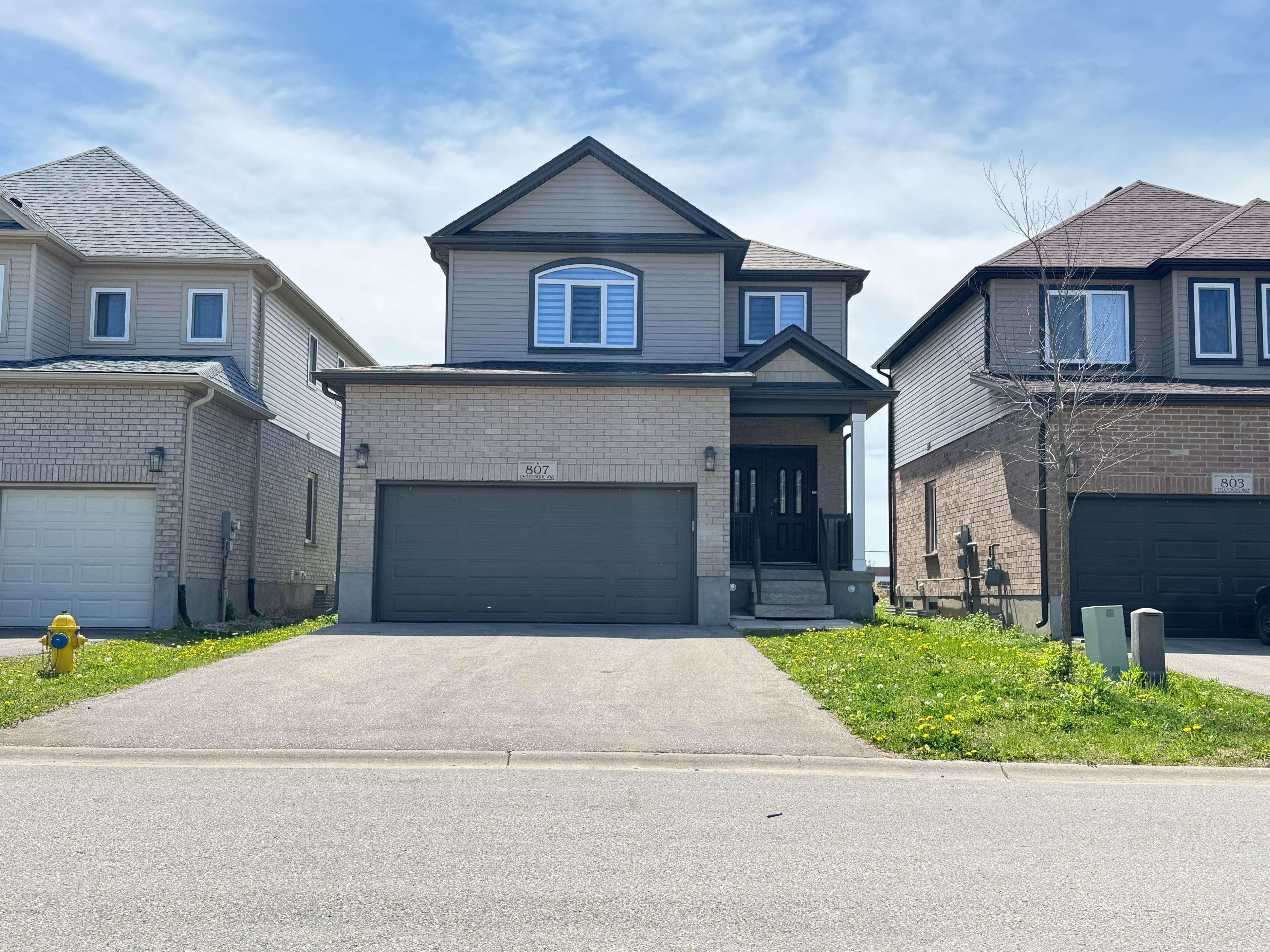 807 Cedarpark WAY, London North, ON N5X 0C3
