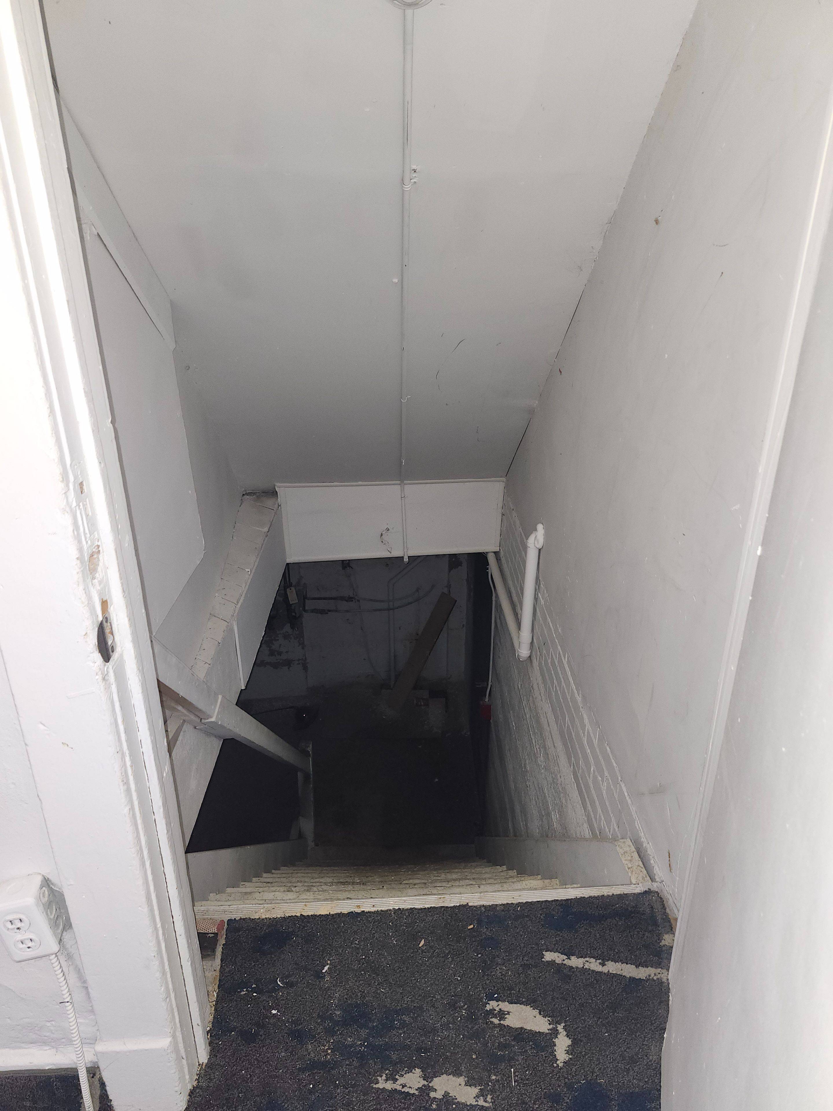 18 Ainslie ST S, Cambridge, ON N1R 3K1