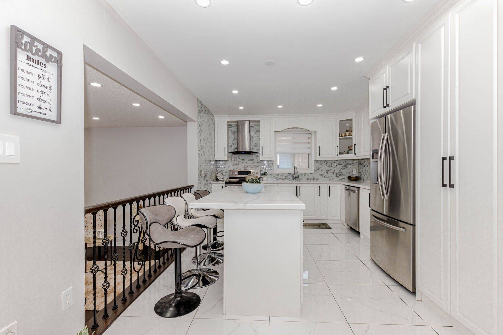 Hamilton, ON L9B 2J3,31 Massena DR