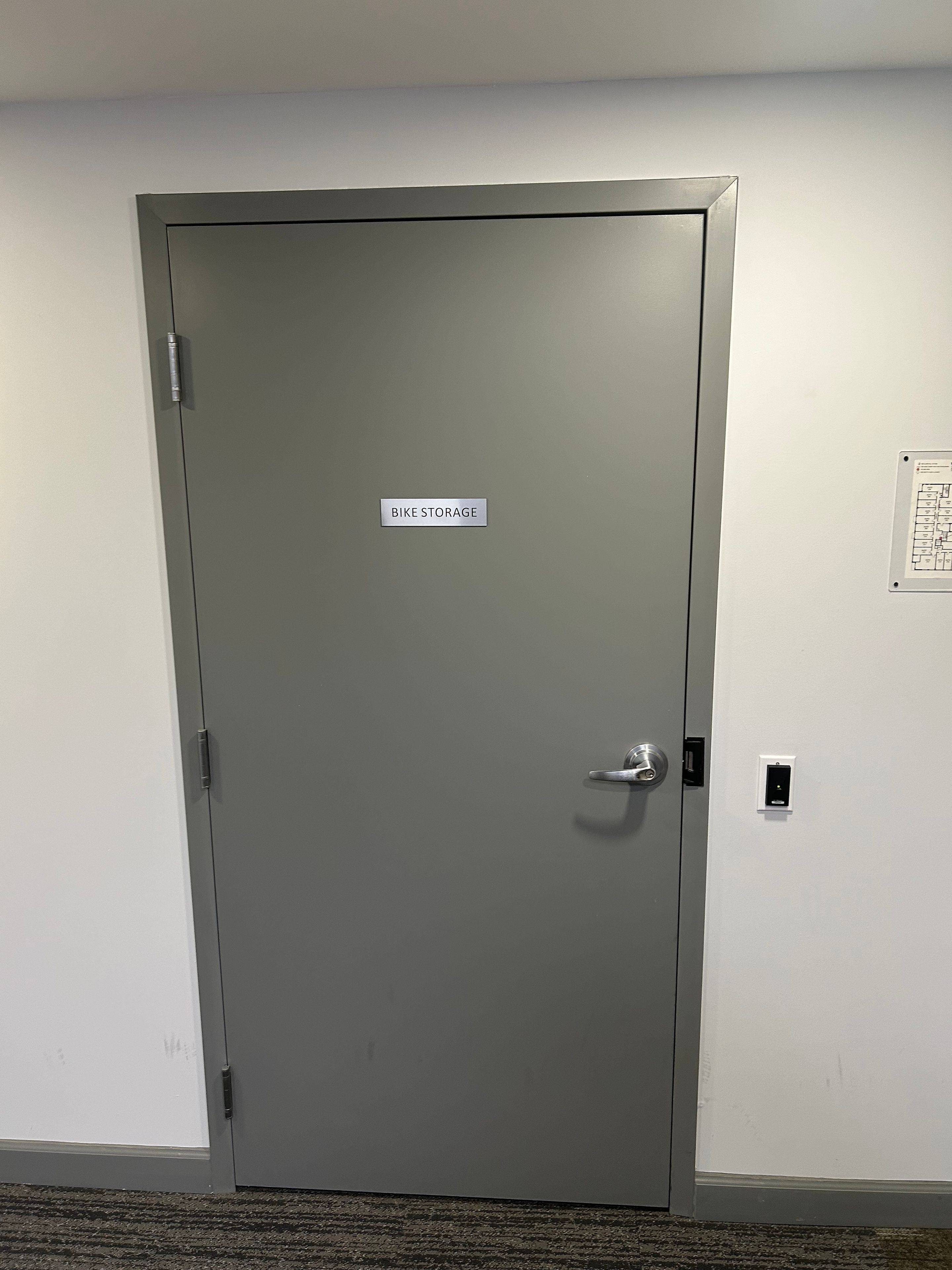 Hamilton, ON L8S 3A1,77 Leland ST #206