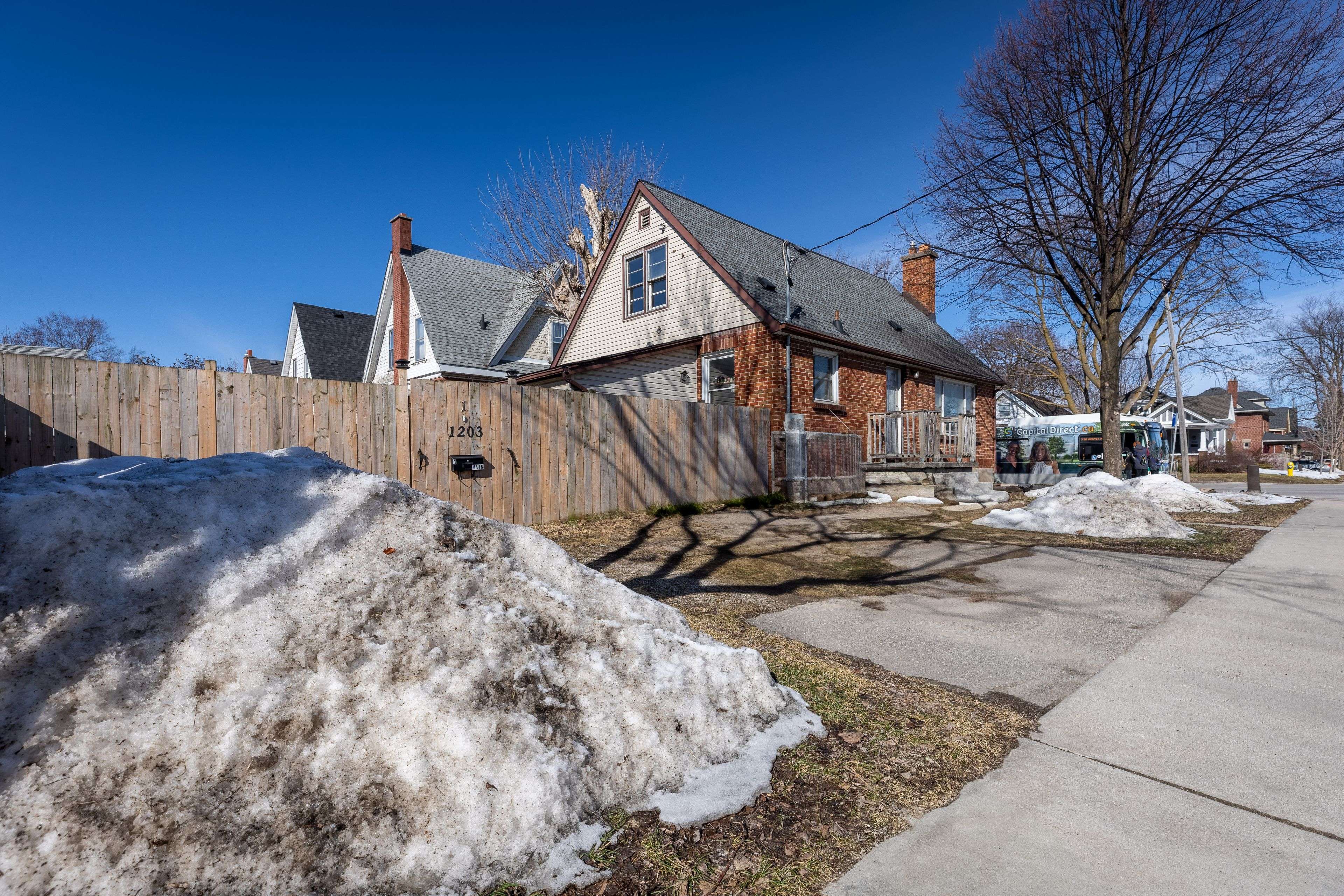 London East, ON N5W 2N2,1203 Florence ST