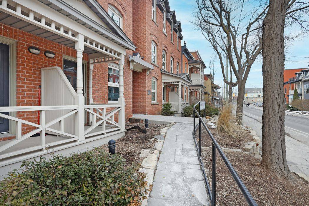 Lower Town - Sandy Hill, ON K1N 5K2,215 St Patrick ST #11