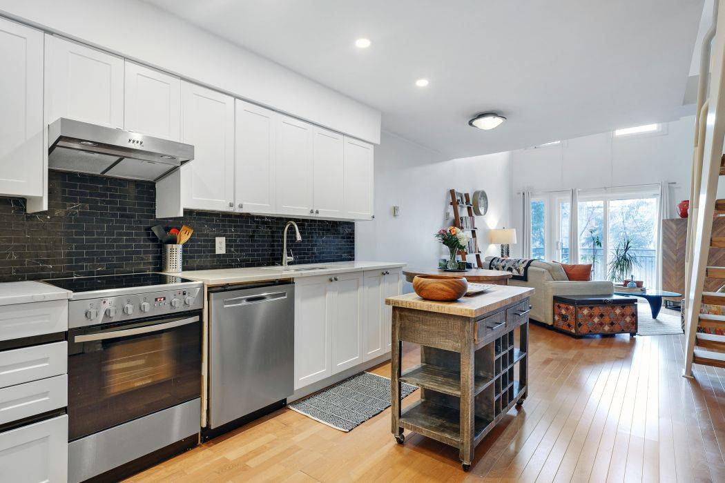 Lower Town - Sandy Hill, ON K1N 5K2,215 St Patrick ST #11