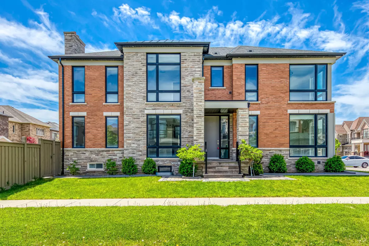 Brampton, ON L6X 5N3,15 Dalecrest RD