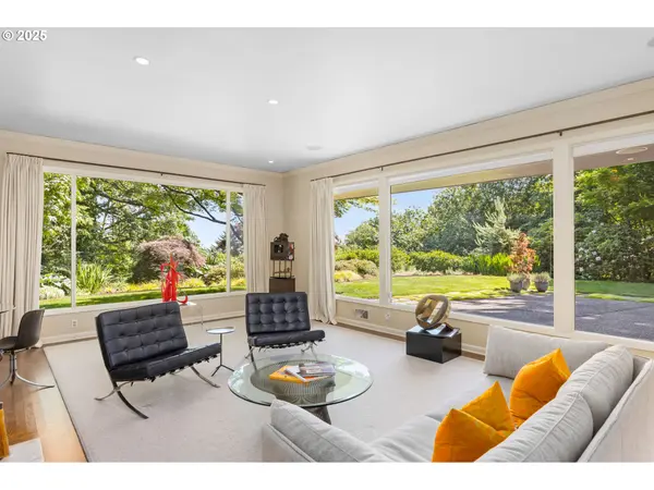 3925 SW HUMPHREY BLVD, Portland, OR 97221