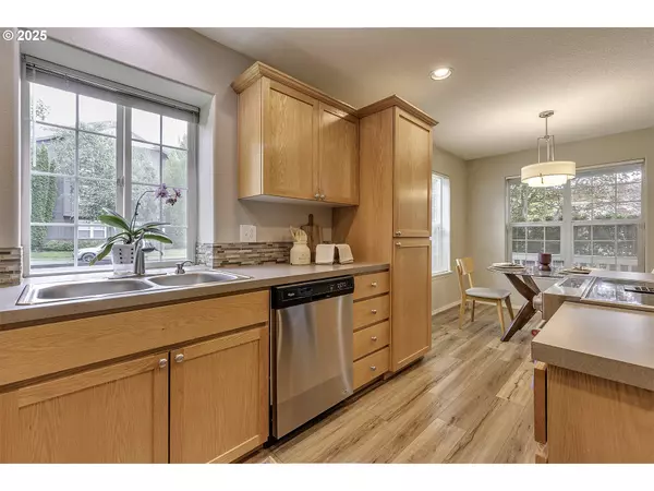 Hillsboro, OR 97124,780 NE 64TH PL