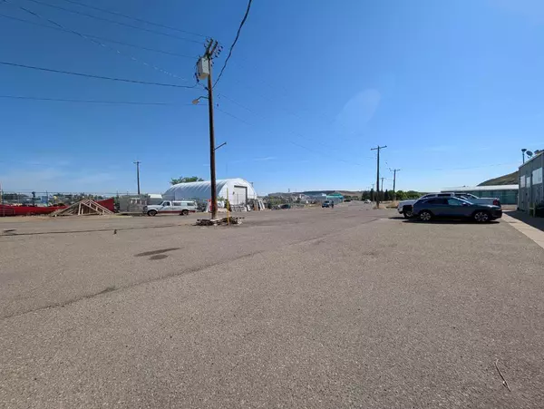 Medicine Hat, AB T1A 8N8,1177 Factory ST Southeast #A40