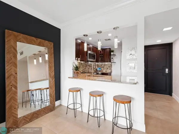 Fort Lauderdale, FL 33315,900 River Reach Dr #414