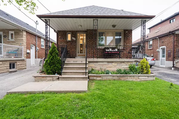 968 Castlefield AVE, Toronto W04, ON M6B 1E2