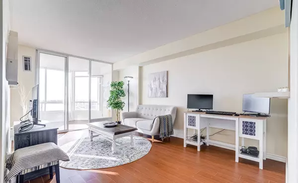 Brampton, ON L6S 4T2,26 Hanover RD #904