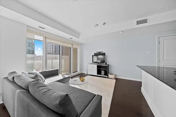 Lower Town - Sandy Hill, ON K1N 0B7,242 RIDEAU ST #909