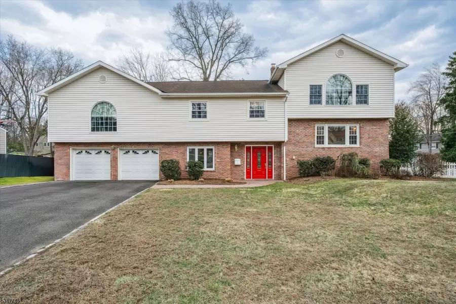 14 Pinchbrook Dr, Florham Park Boro, NJ 07932