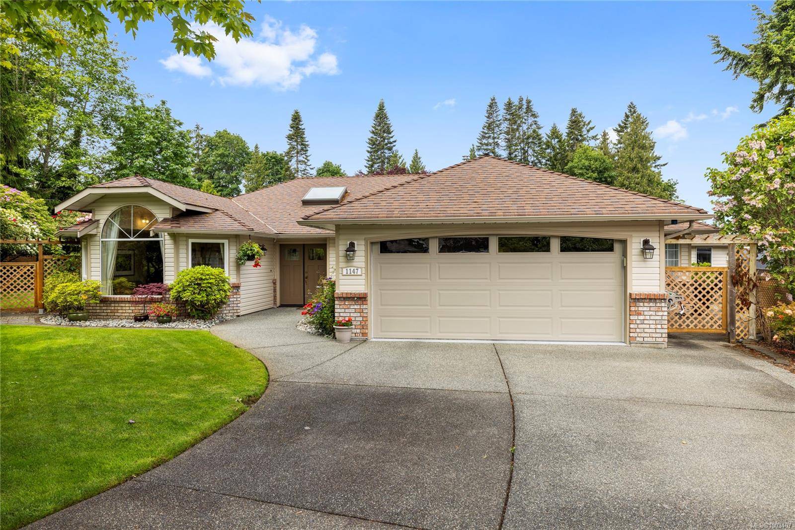 1147 Wedgewood Close, Qualicum Beach, BC V9K 1C6