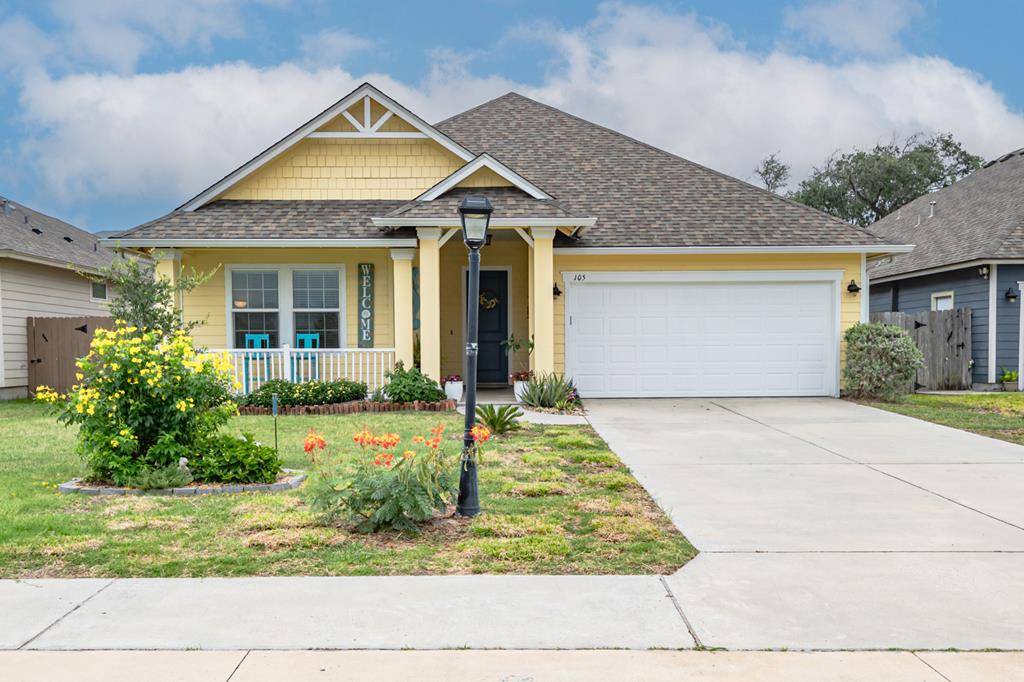105 Shadow Moss, Rockport, TX 78382