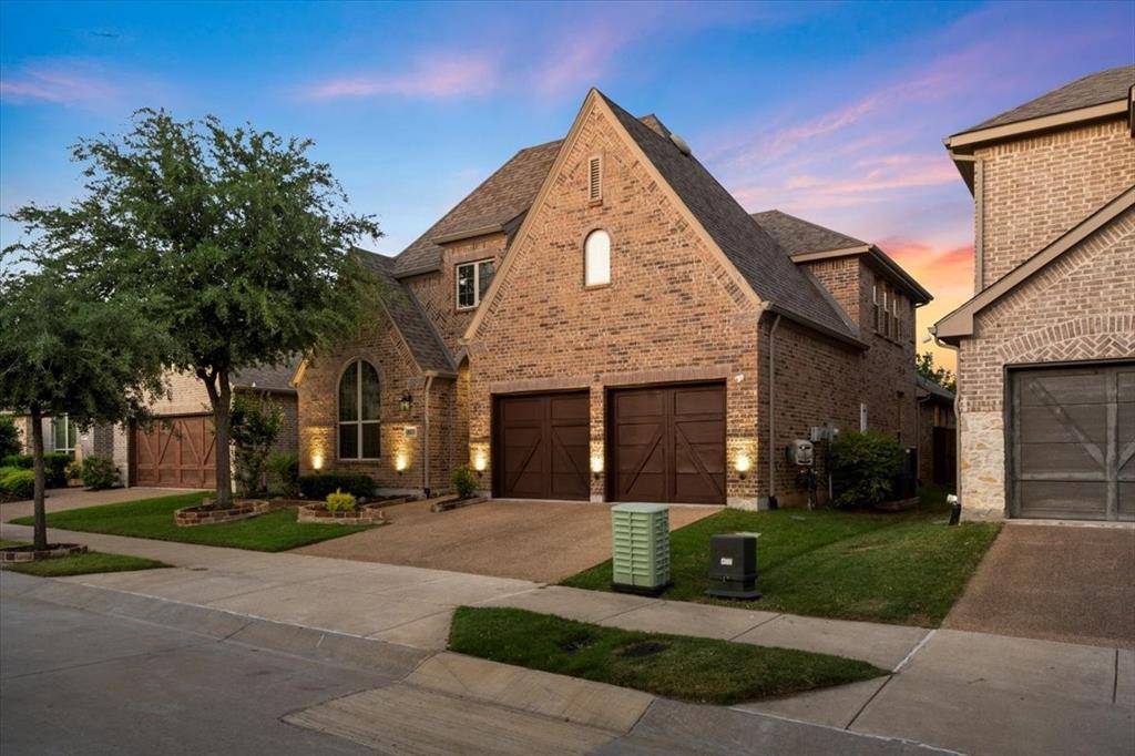 613 Warwick Boulevard,  Lewisville,  TX 75056