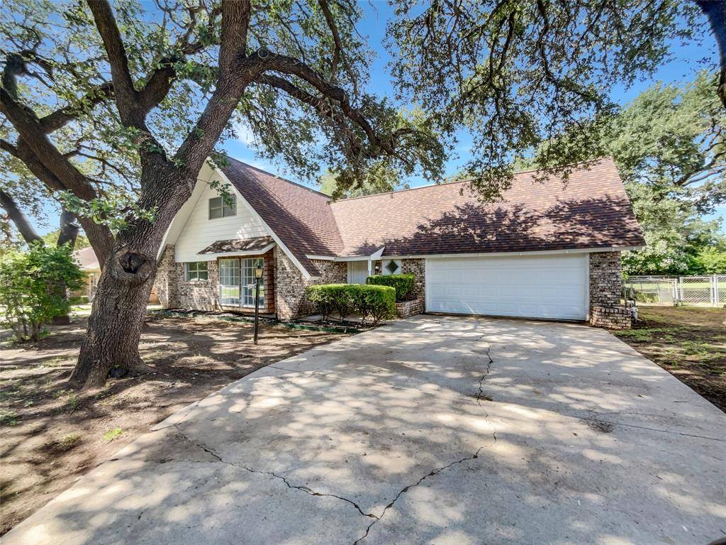 5941 Ten Mile Bridge Road, Fort Worth, TX 76135
