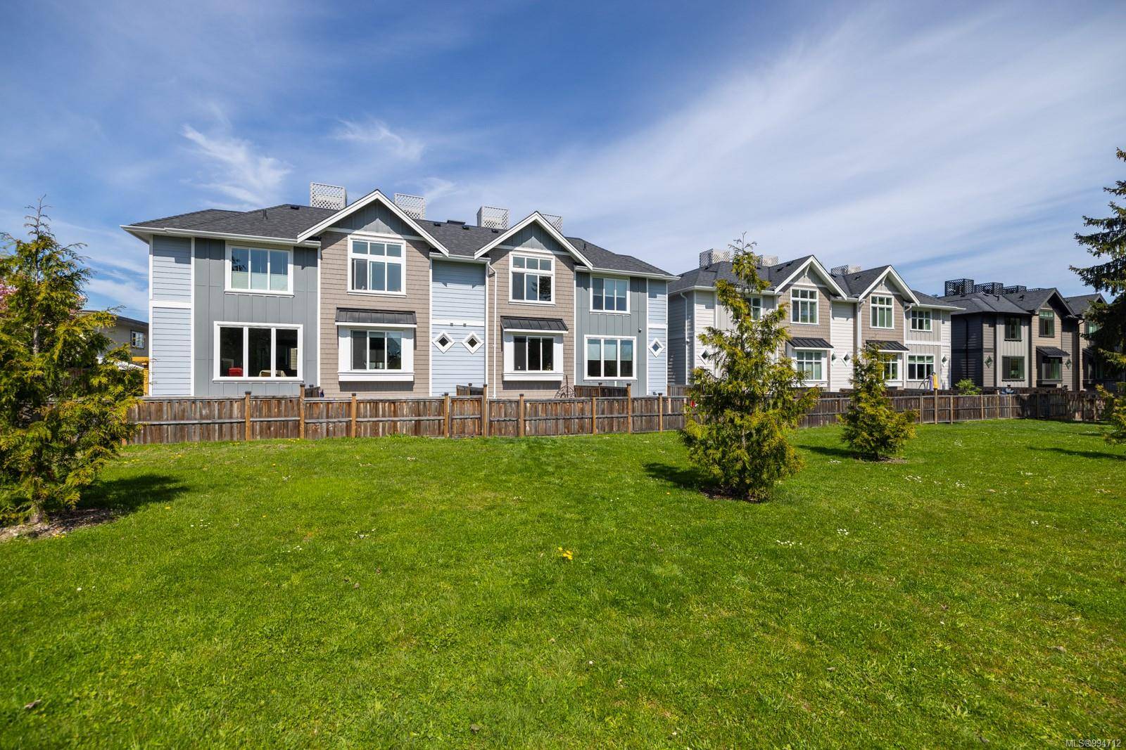 10480 Resthaven Dr #13, Sidney, BC V8L 3H7