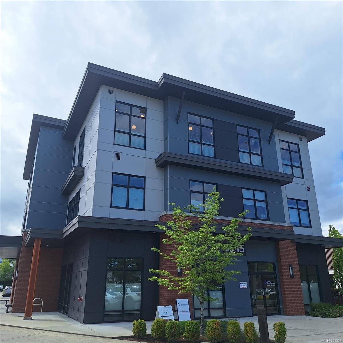 Nanaimo, BC V9V 1A3,6545 Portsmouth Rd #203