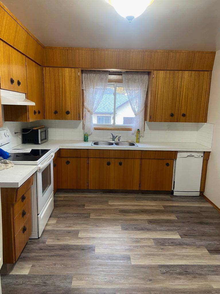 Redcliff, AB T0J 2P0,230 5 ST Southeast
