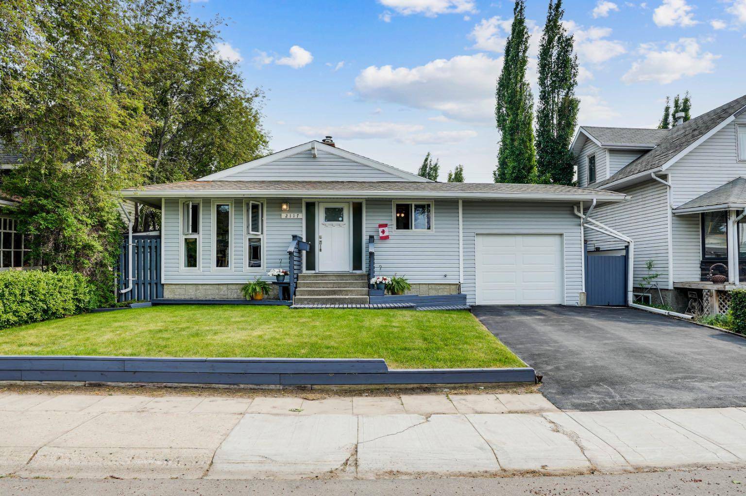 2117 20 AVE, Didsbury, AB T0M 0W0