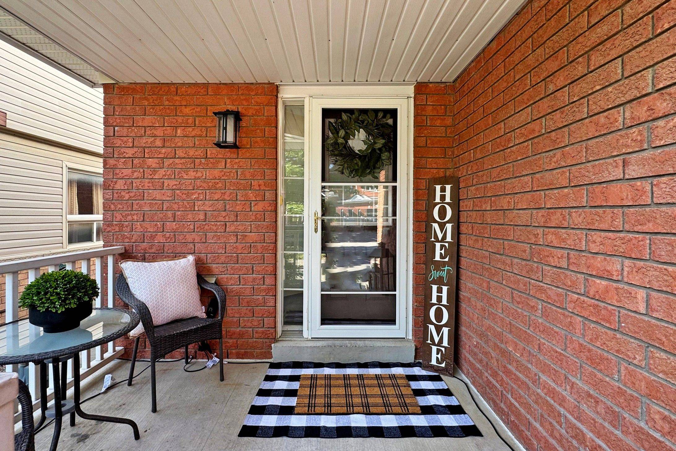 Whitby, ON L1P 1W1,117 Brownridge PL