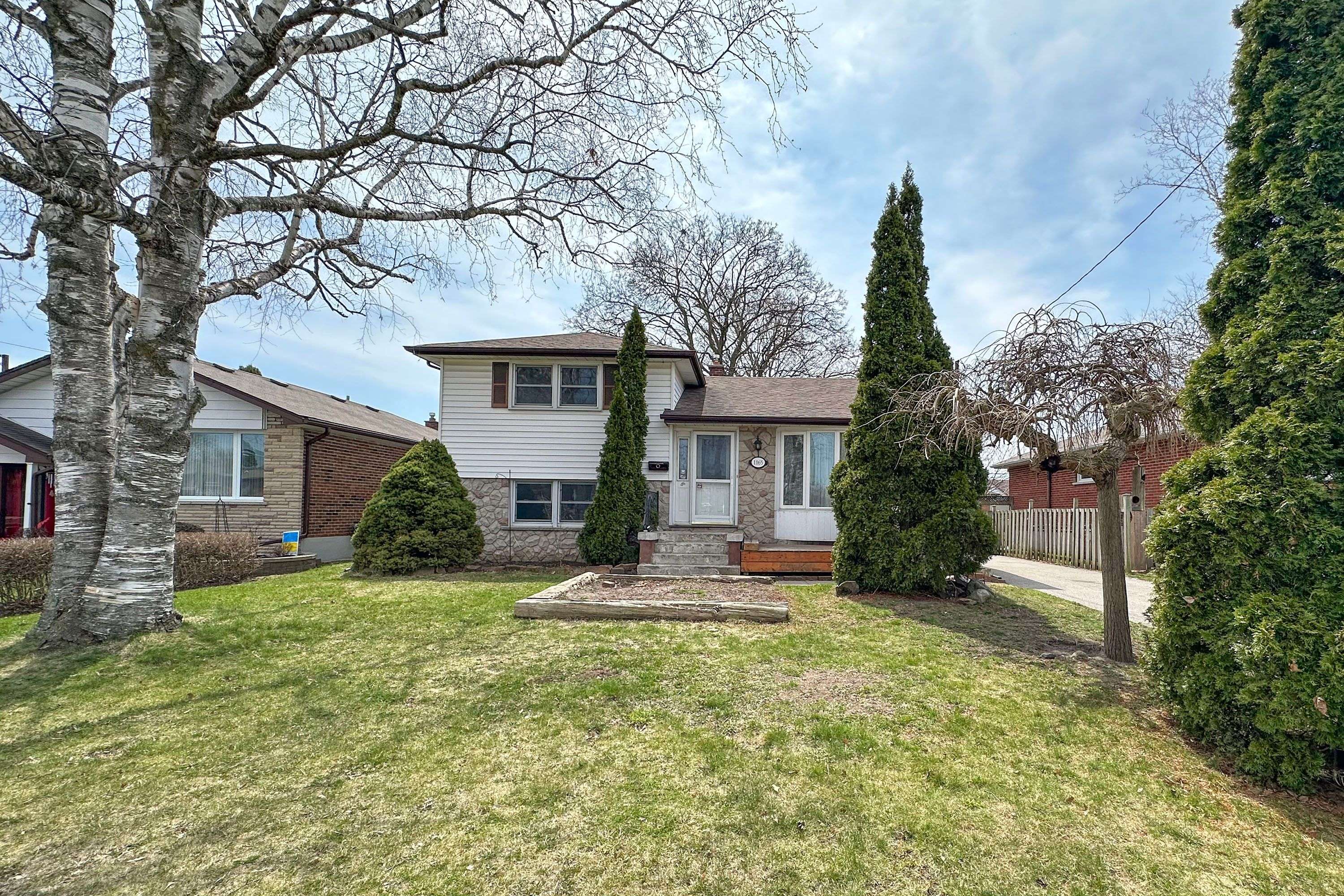 1165 Ridgecrest AVE, Oshawa, ON L1H 1V3