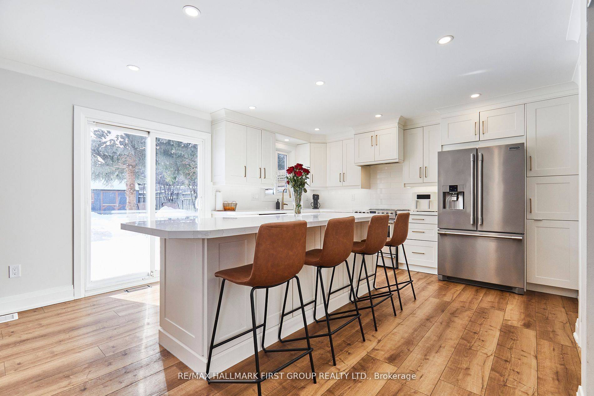 Whitby, ON L1N 9H7,72 Irwin DR