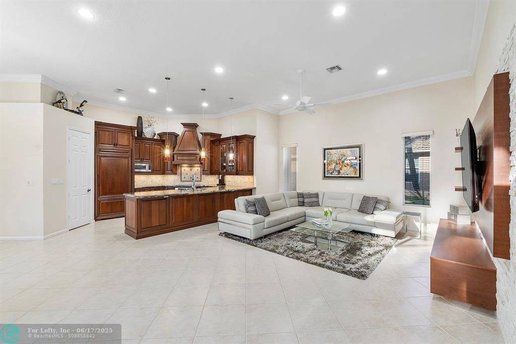 Parkland, FL 33076,10667 NW 69th St