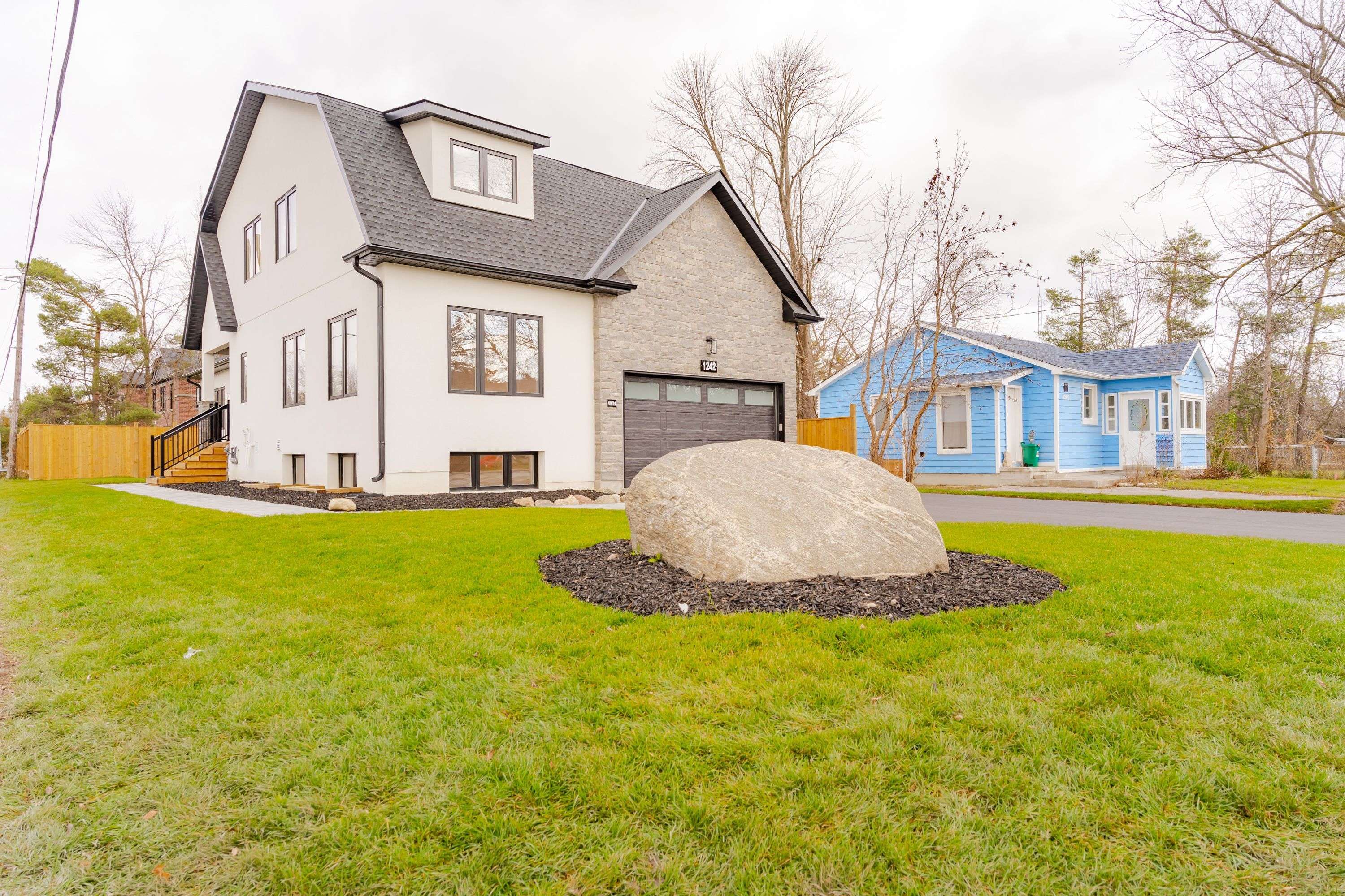 1242 Killarney Beach RD, Innisfil, ON L0L 1W0
