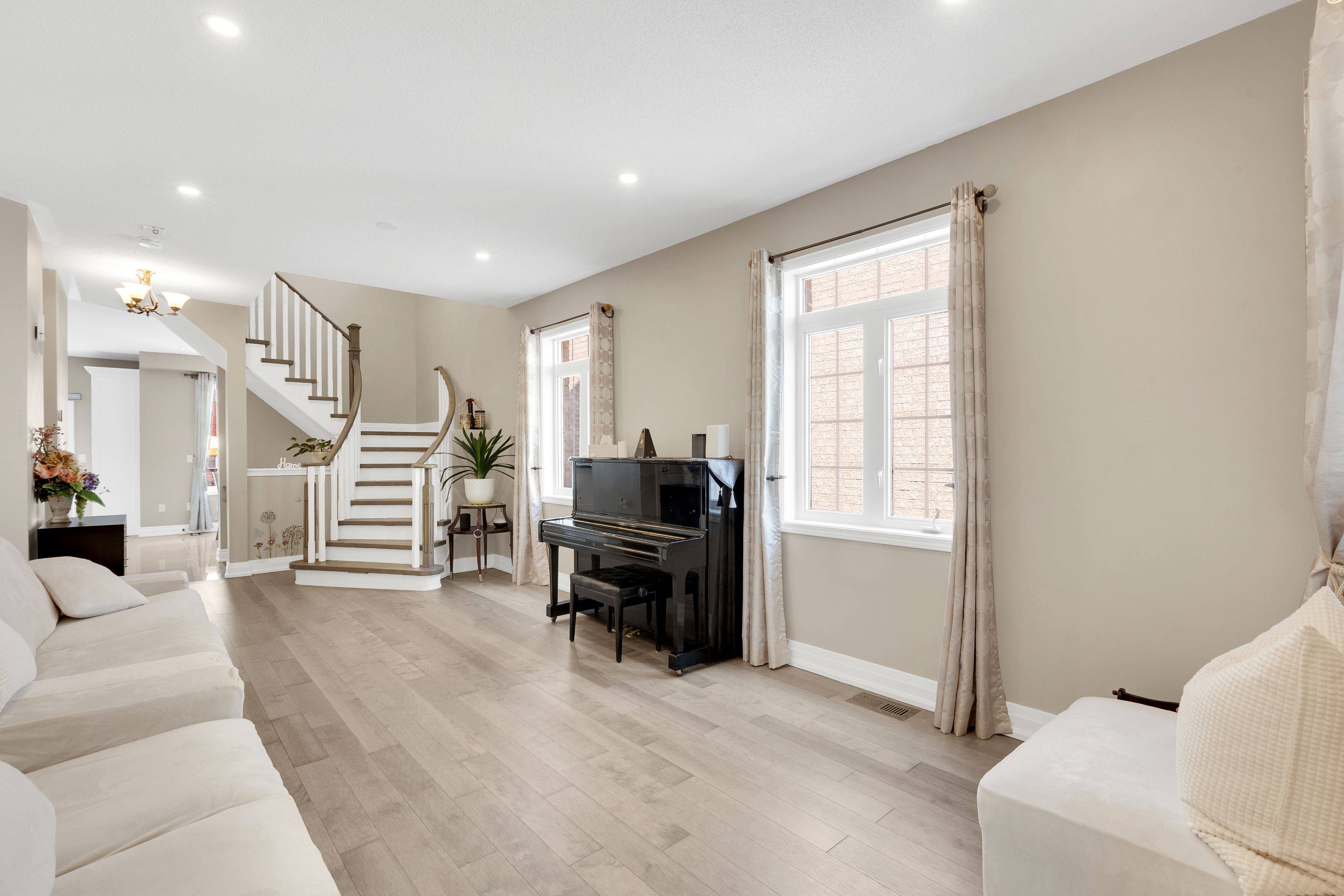 Markham, ON L6C 3A8,12 Charles Sturdy RD