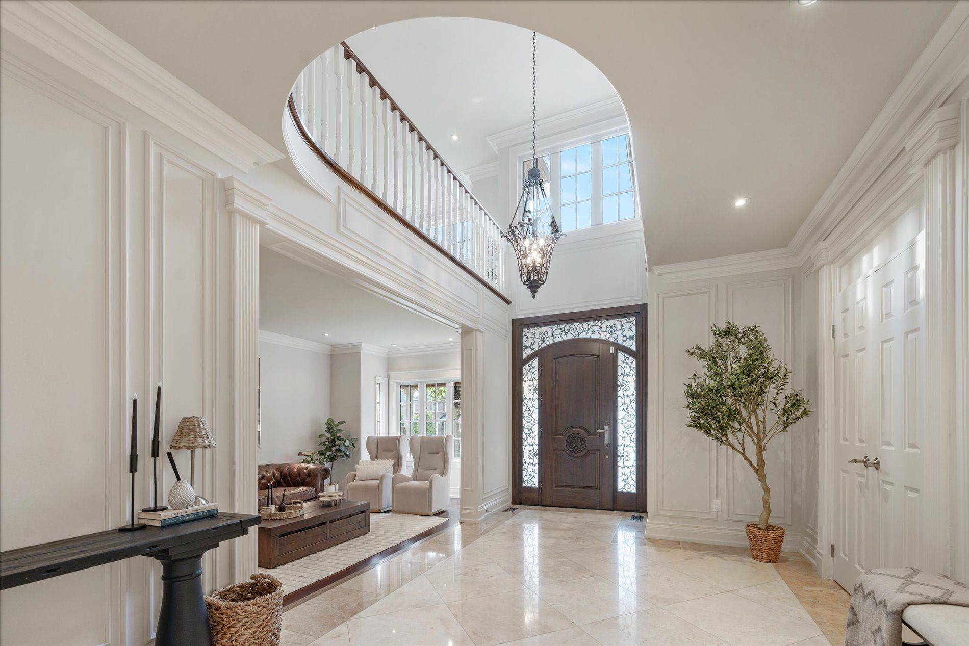 Newmarket, ON L3X 1M4,1141 Secretariate RD