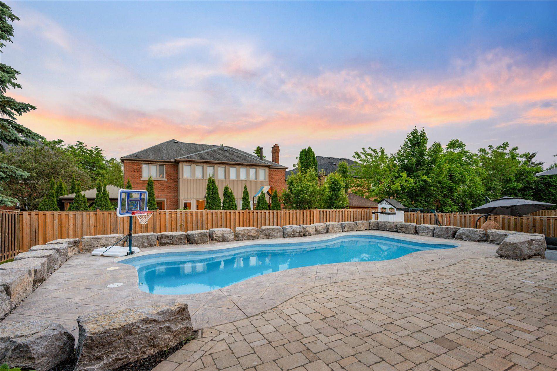 Newmarket, ON L3X 1M4,1141 Secretariate RD