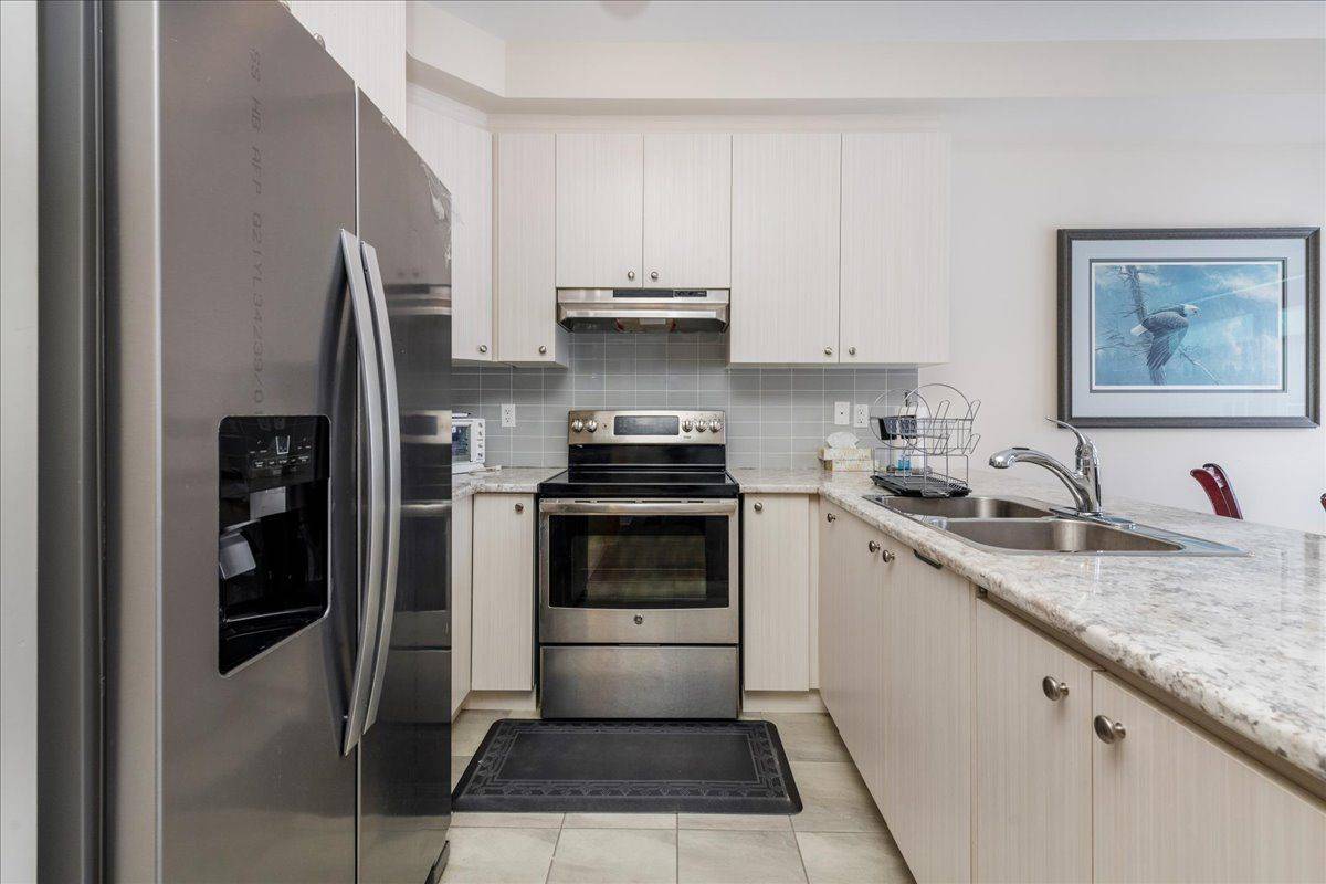 Collingwood, ON L9Y 0W9,48 Portland ST
