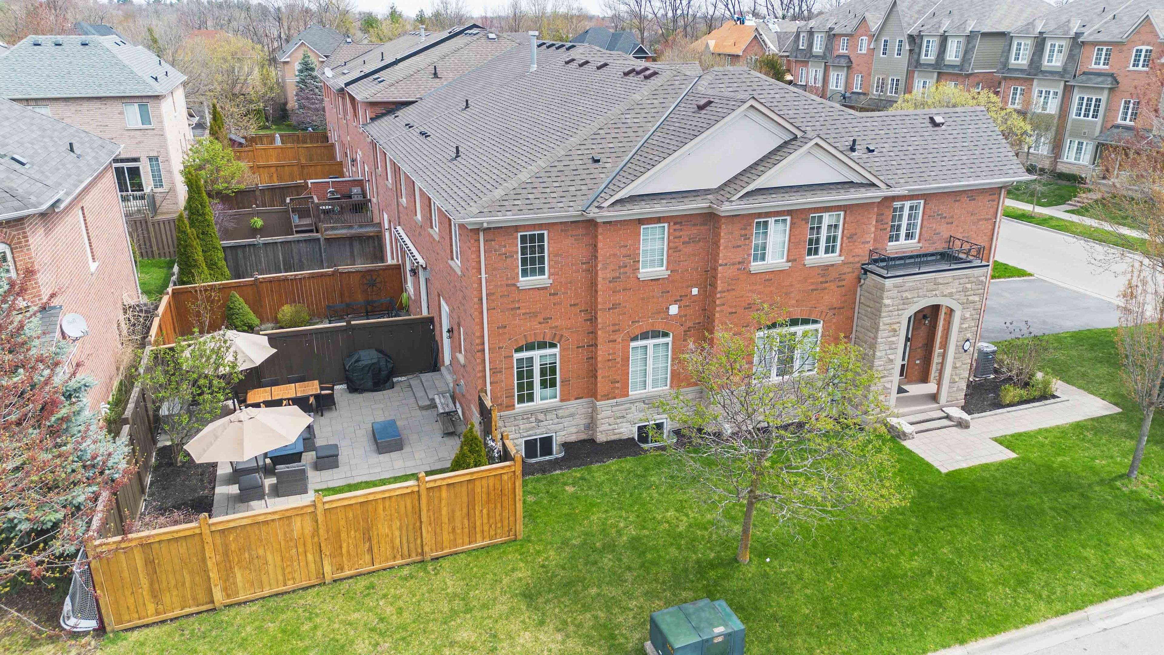 261 Grayling DR, Oakville, ON L6L 6X4